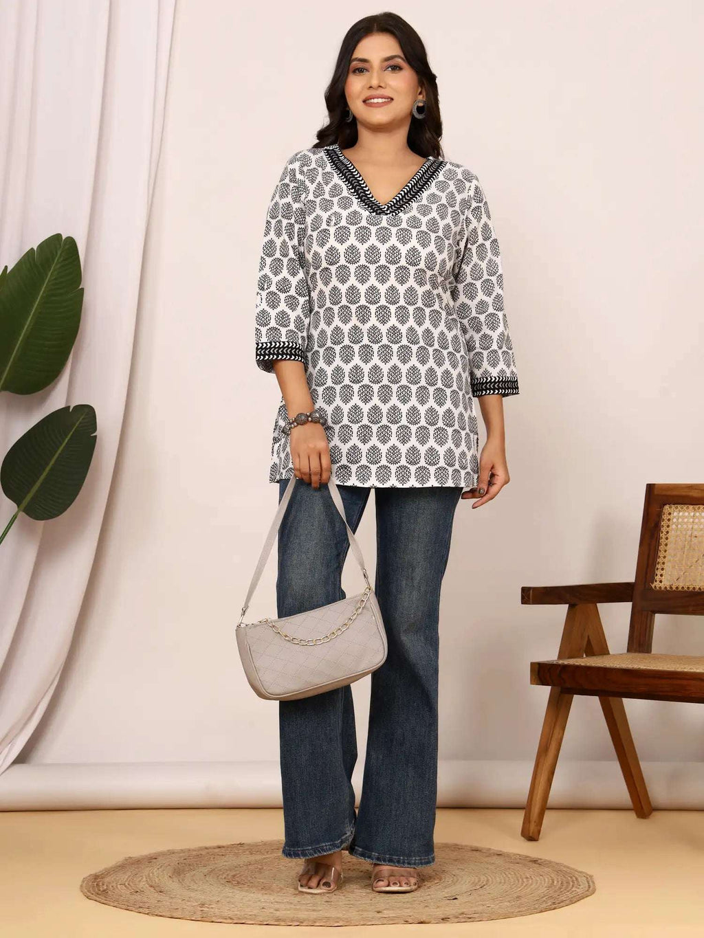 Sanganeri Black & White Leaf Motif Cotton Top