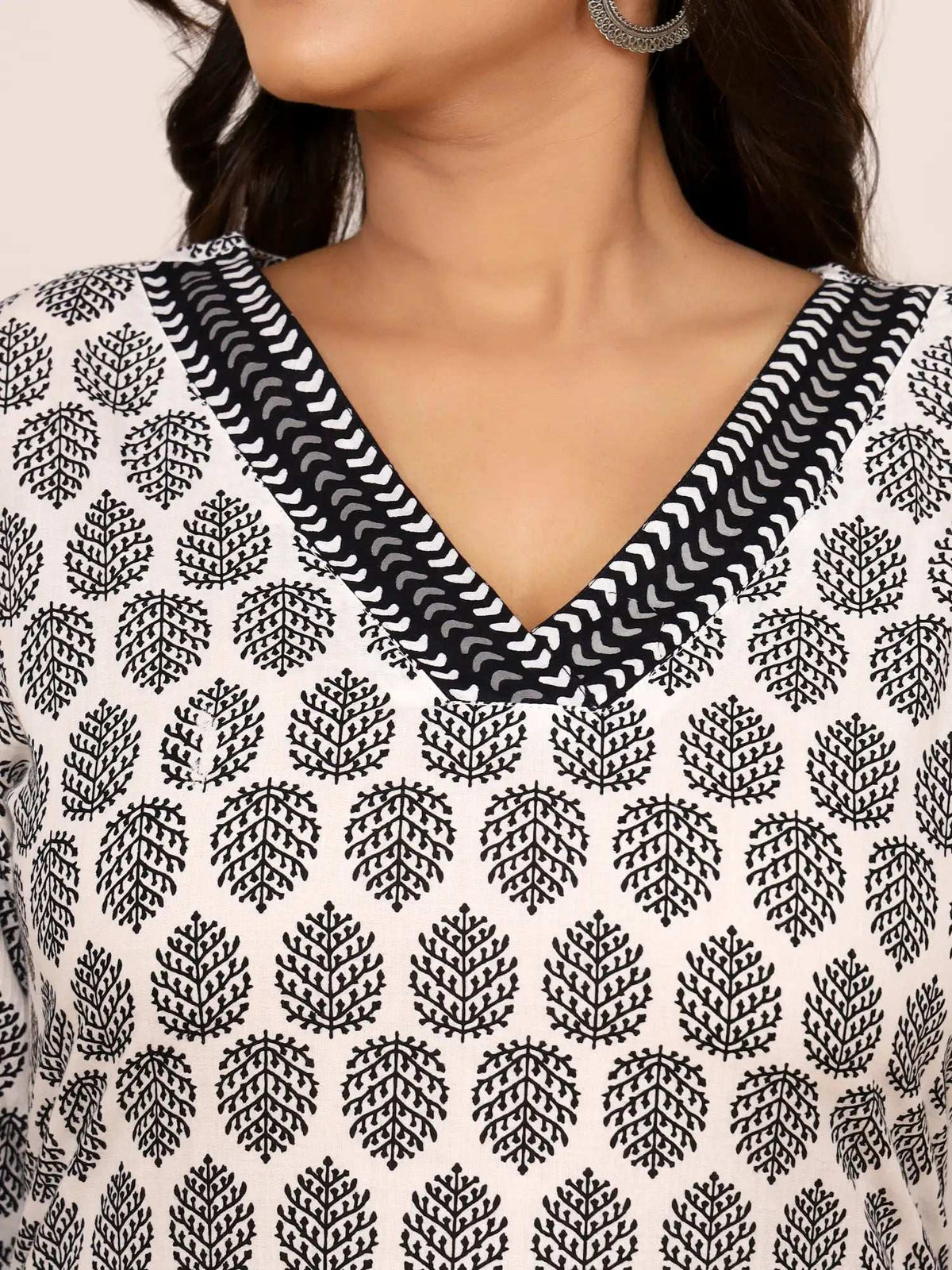 Sanganeri Black & White Leaf Motif Cotton Top
