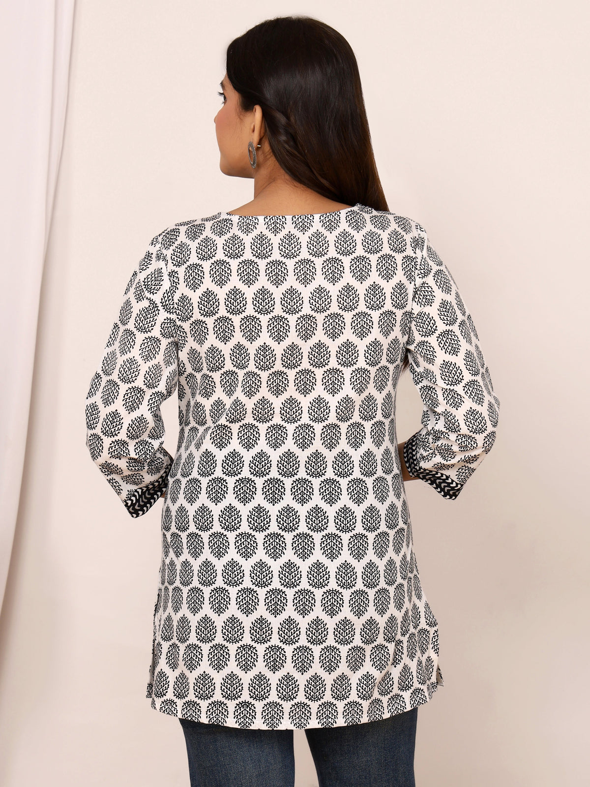 Sanganeri Black & White Leaf Motif Cotton Top