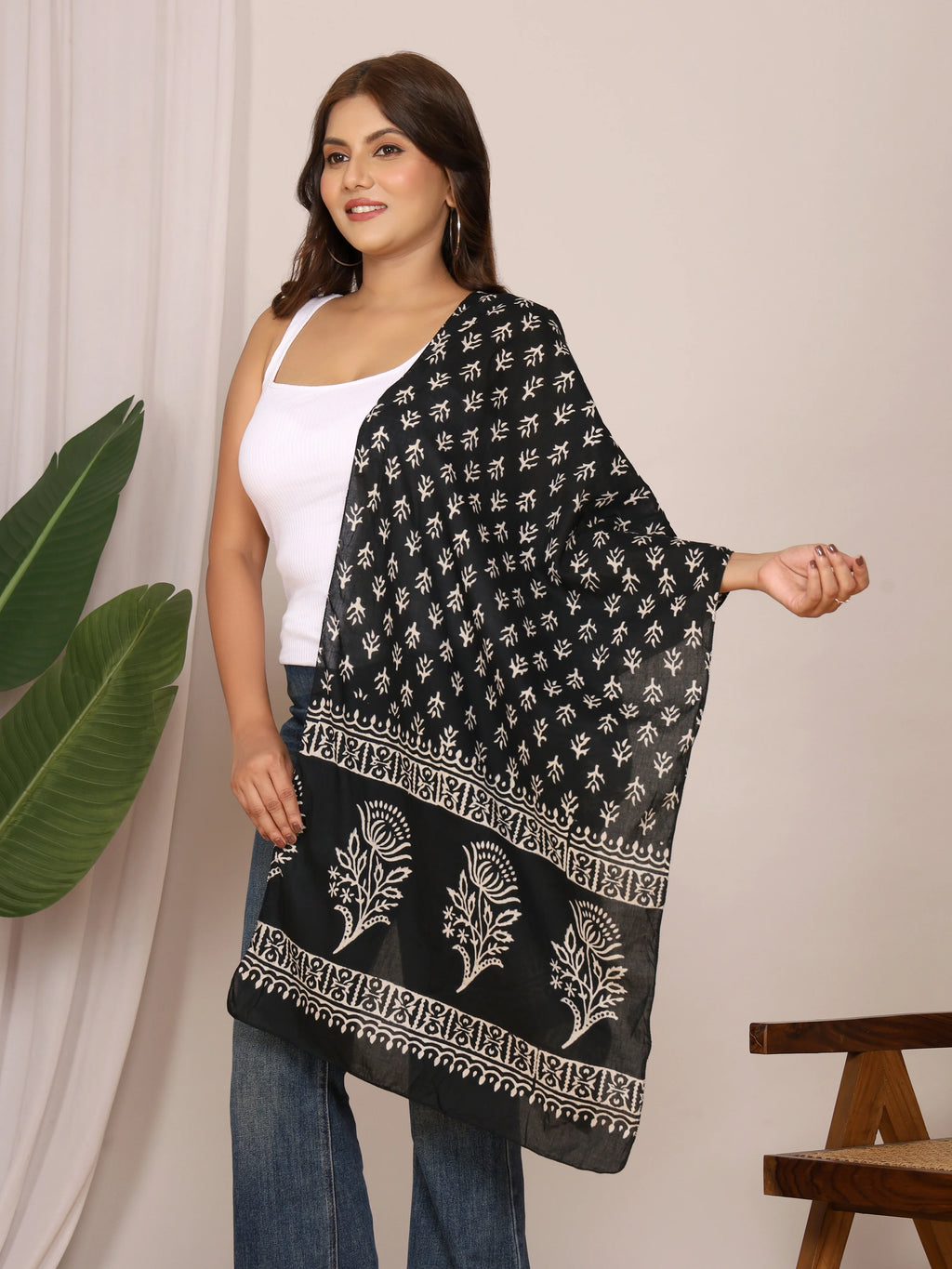 Black & White Floral Vine Handblock Discharge Print Pure Cotton Stole