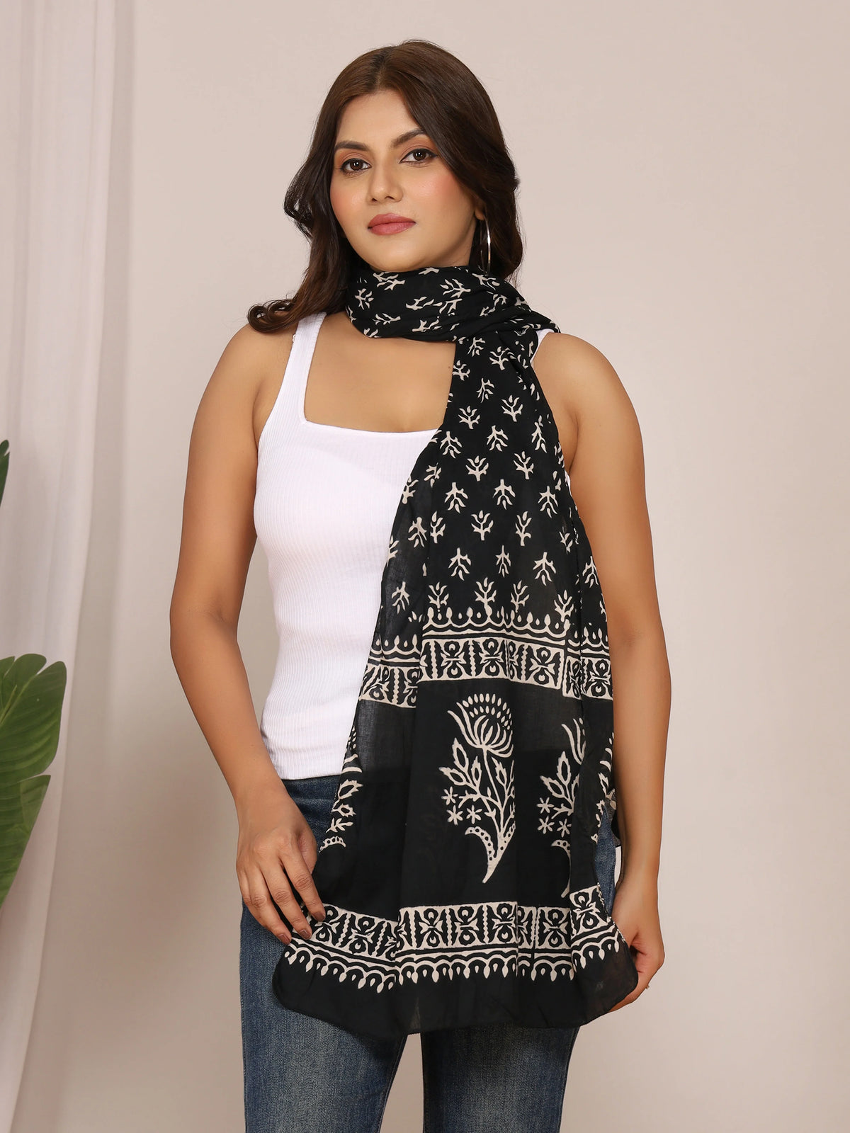 Black & White Floral Vine Handblock Discharge Print Pure Cotton Stole